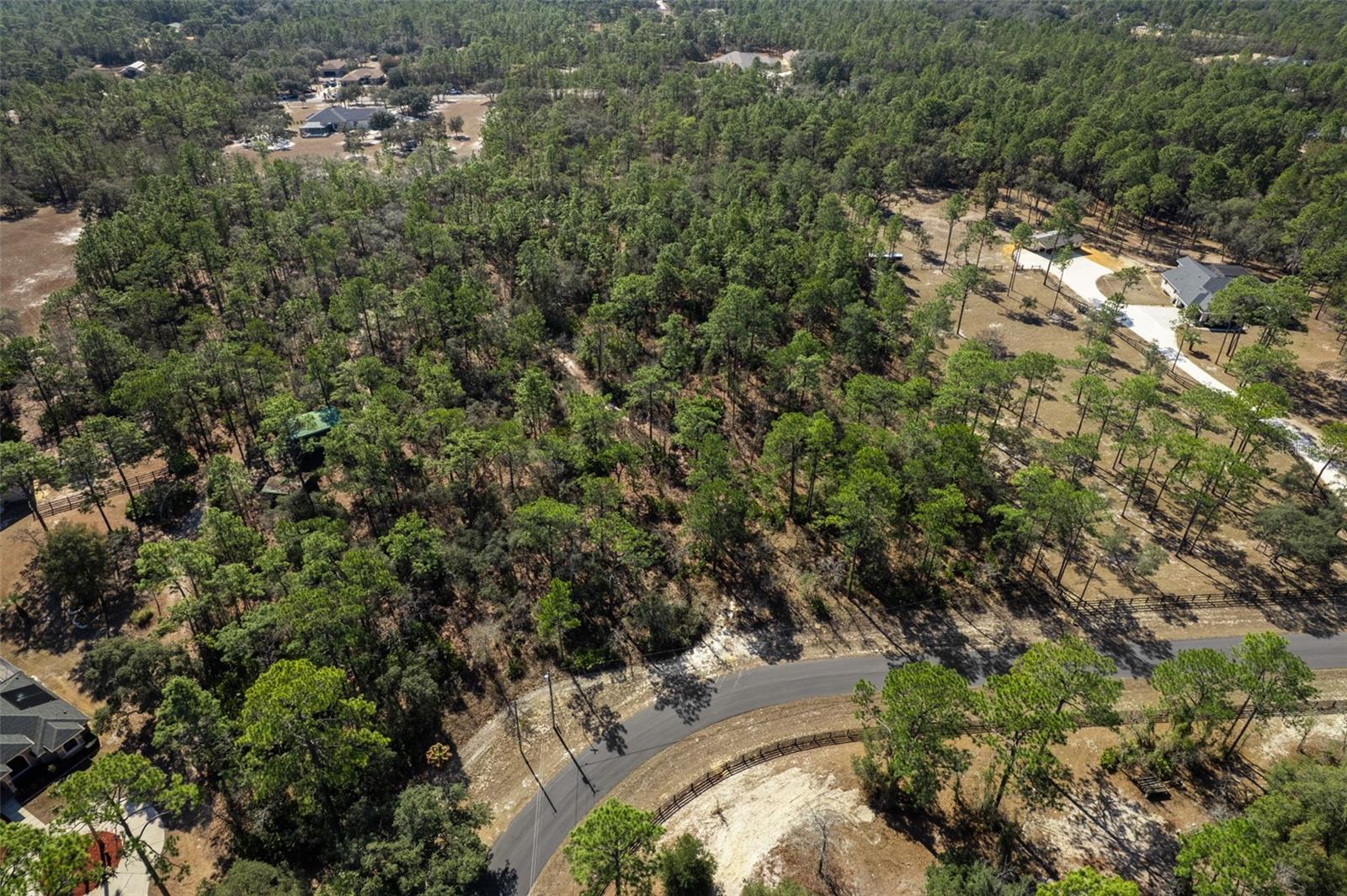 Image 5 of 37 For 4976 Yearling Drive