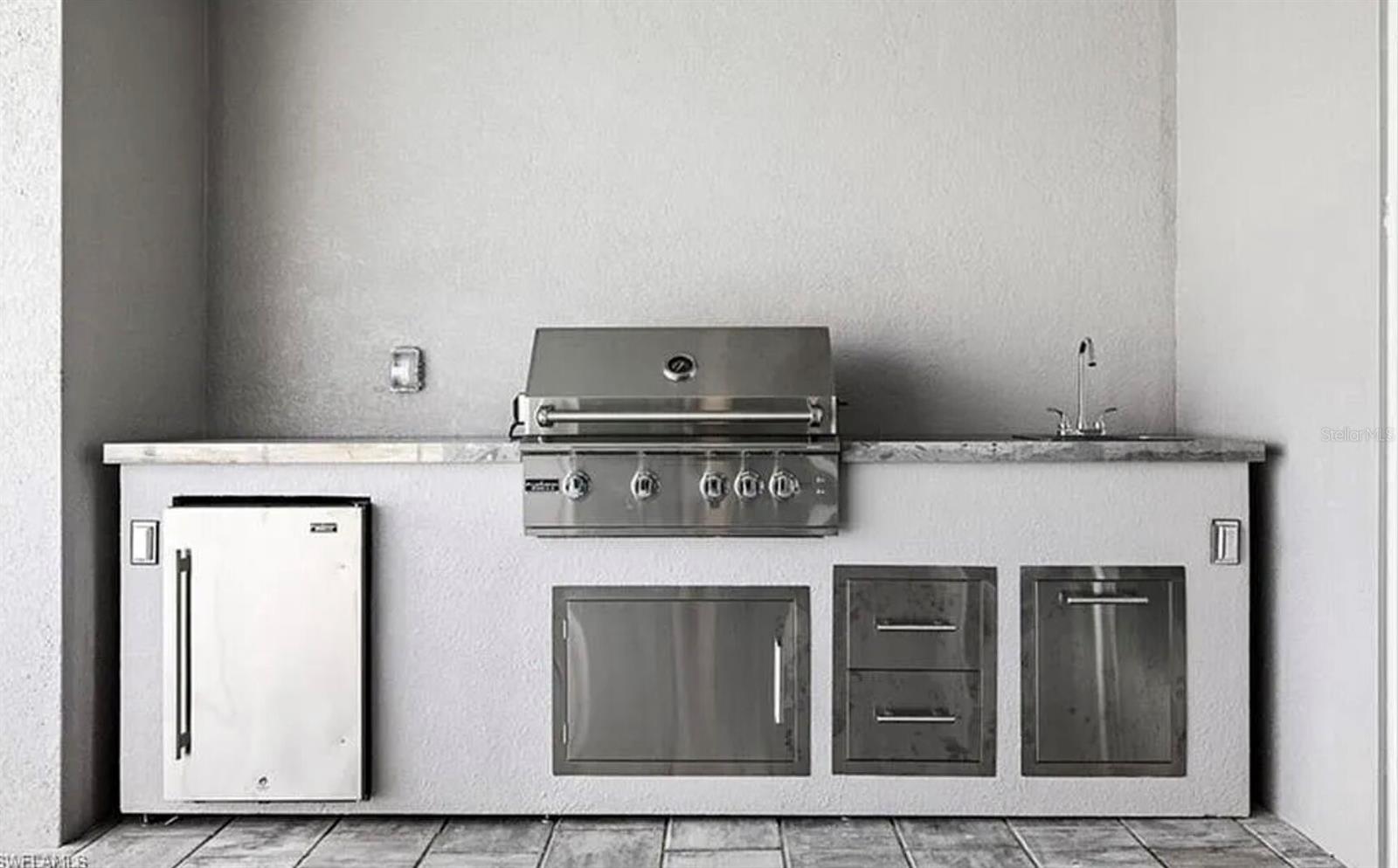 Image 4 of 11 For 2153 18th Avenue