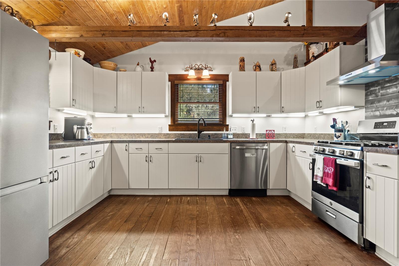 Image 19 of 87 For 4292 73 Trail