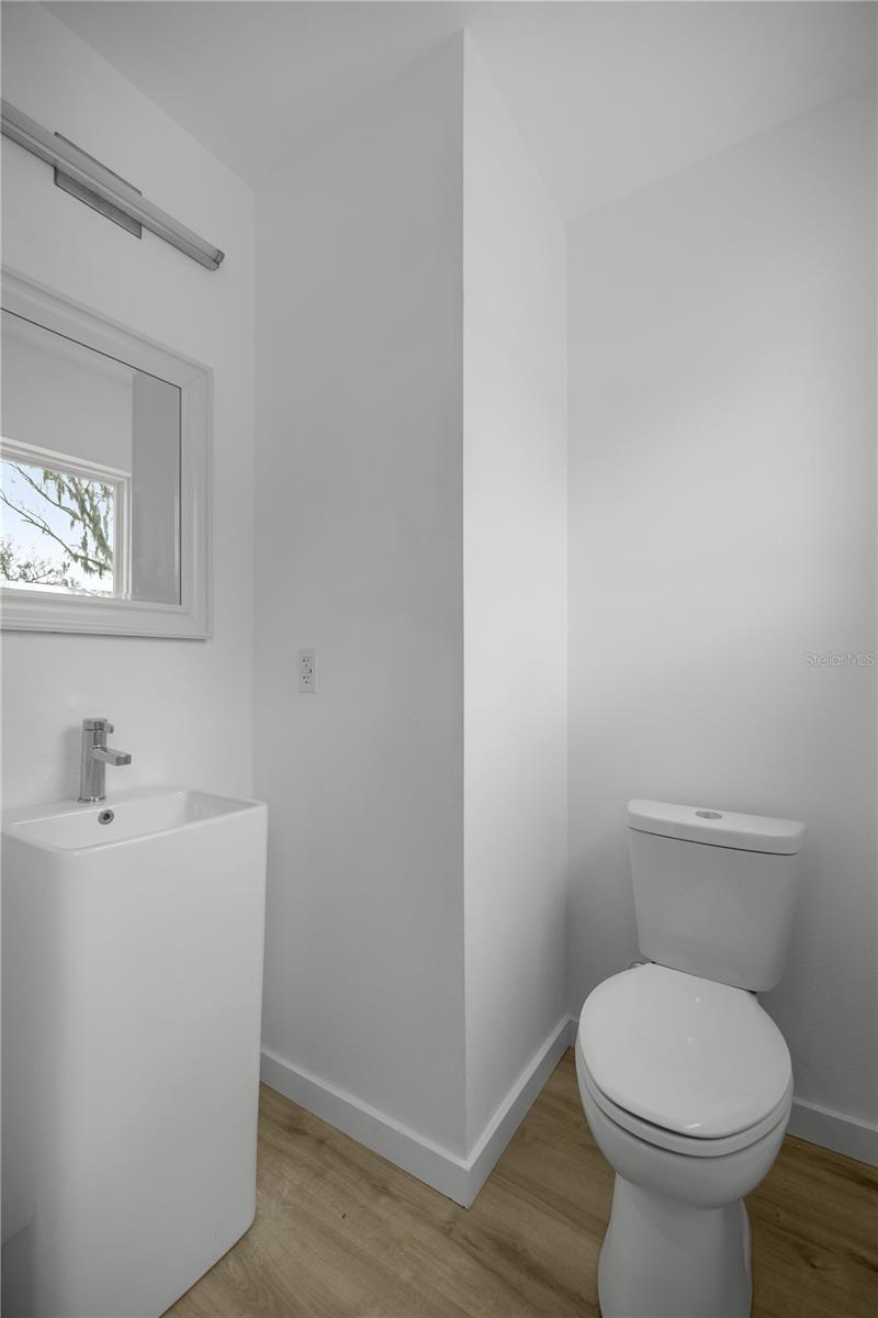 Image 12 of 38 For 310 6th Street