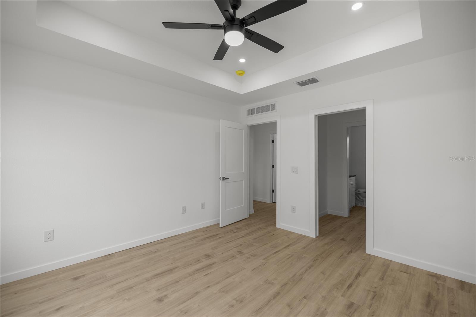 Image 18 of 38 For 310 6th Street