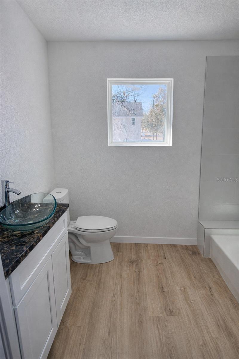 Image 19 of 38 For 310 6th Street