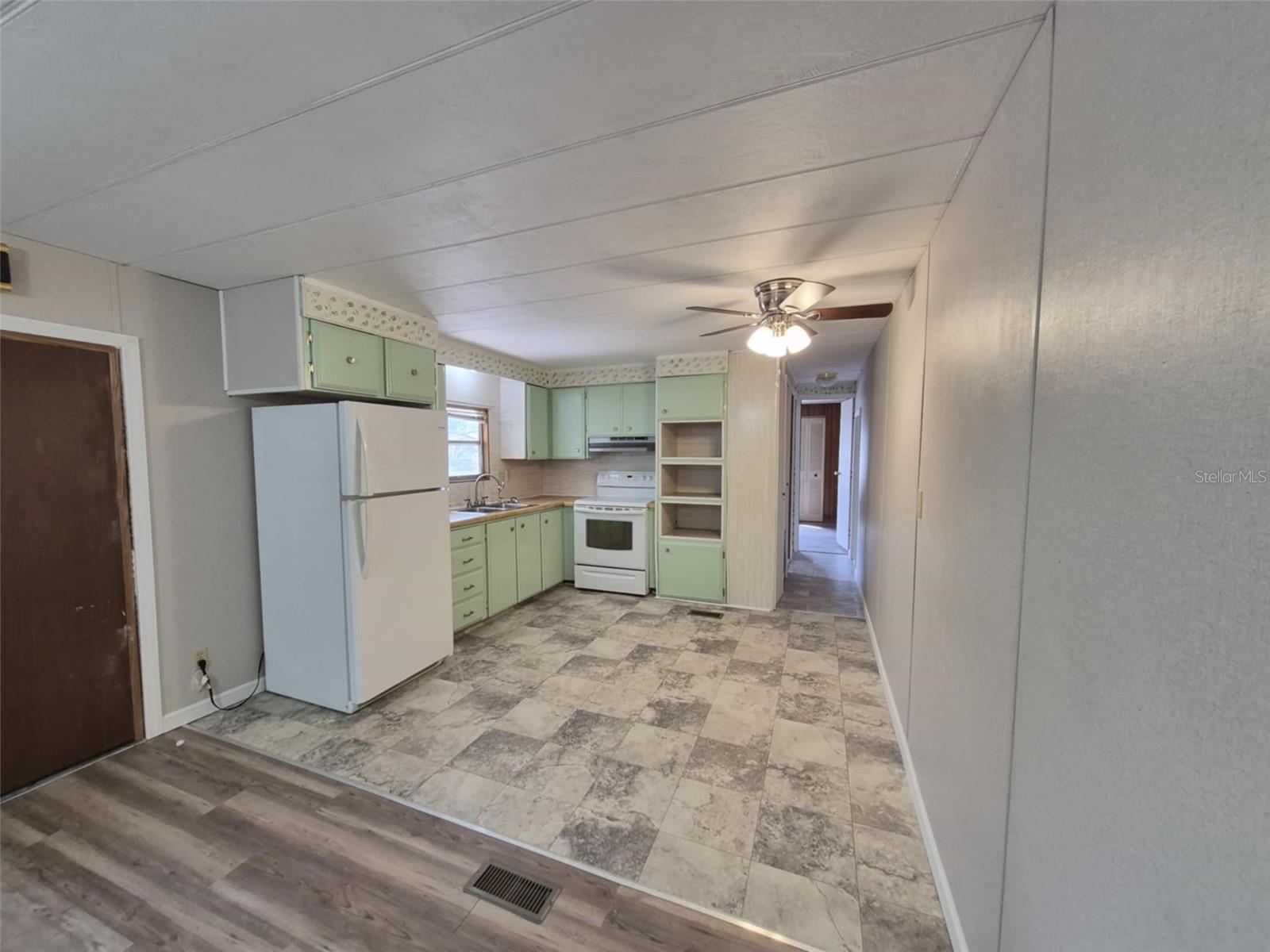 Image 10 of 22 For 18565 24th Lane