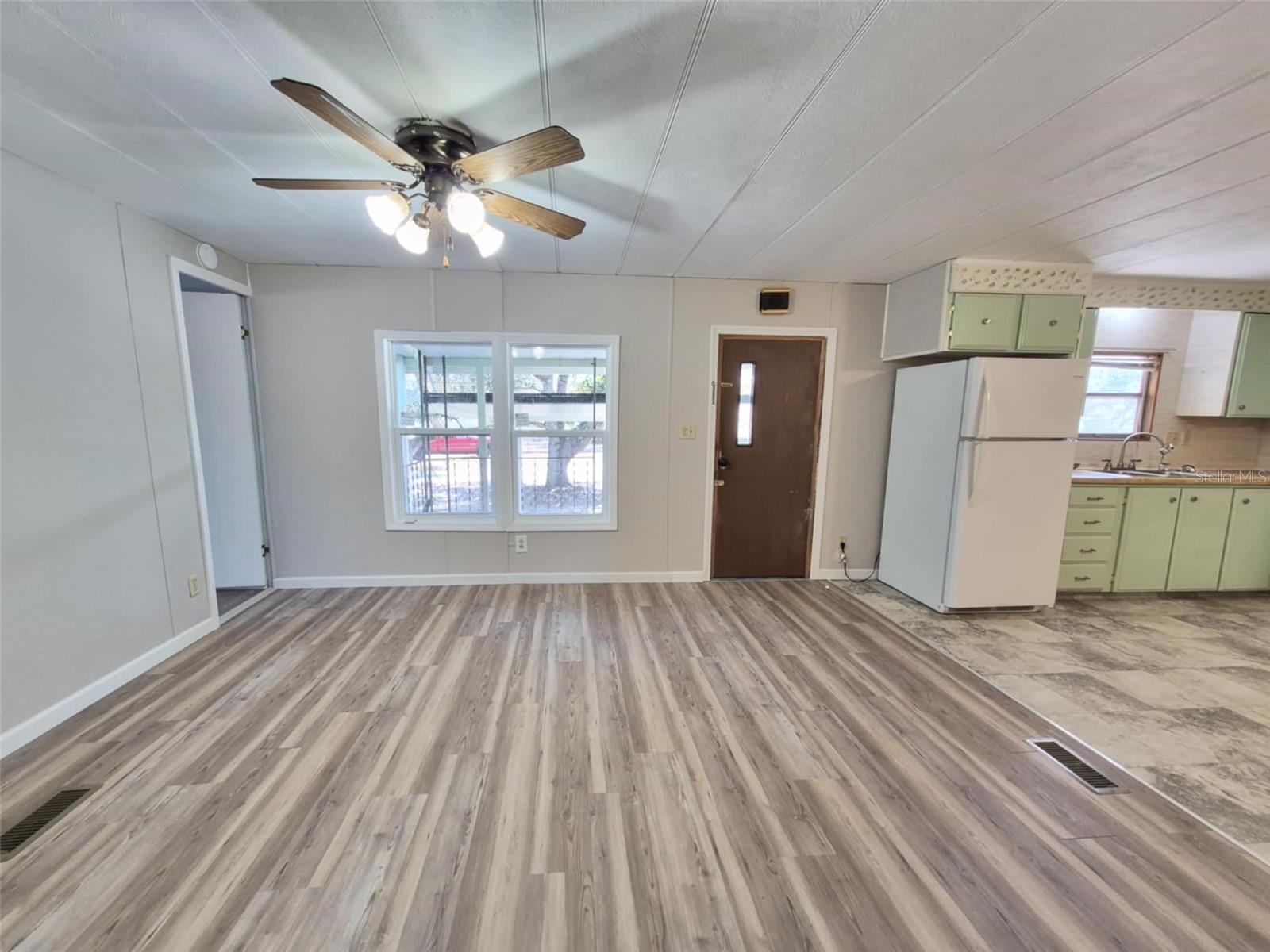 Image 12 of 22 For 18565 24th Lane