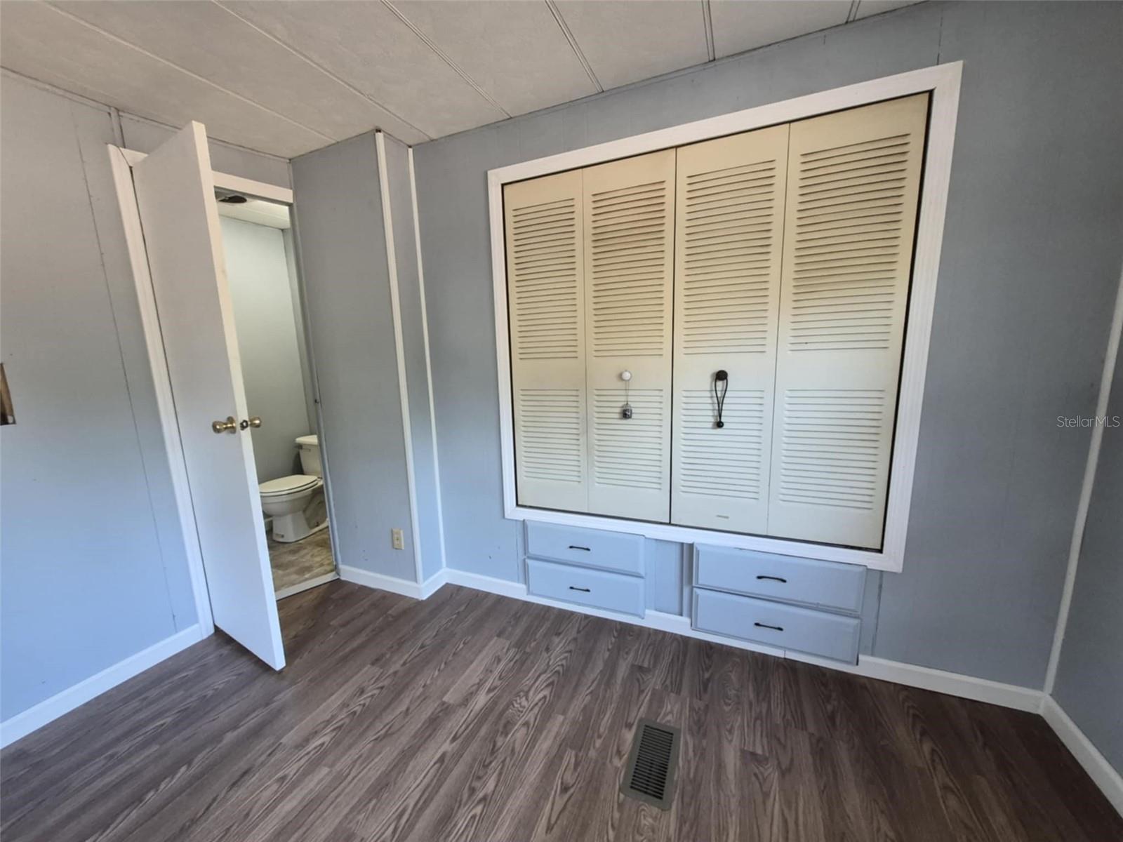 Image 14 of 22 For 18565 24th Lane