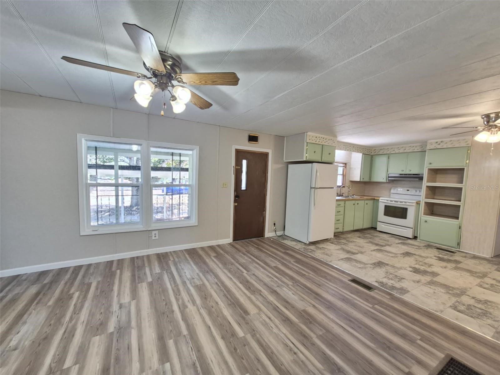 Image 3 of 22 For 18565 24th Lane