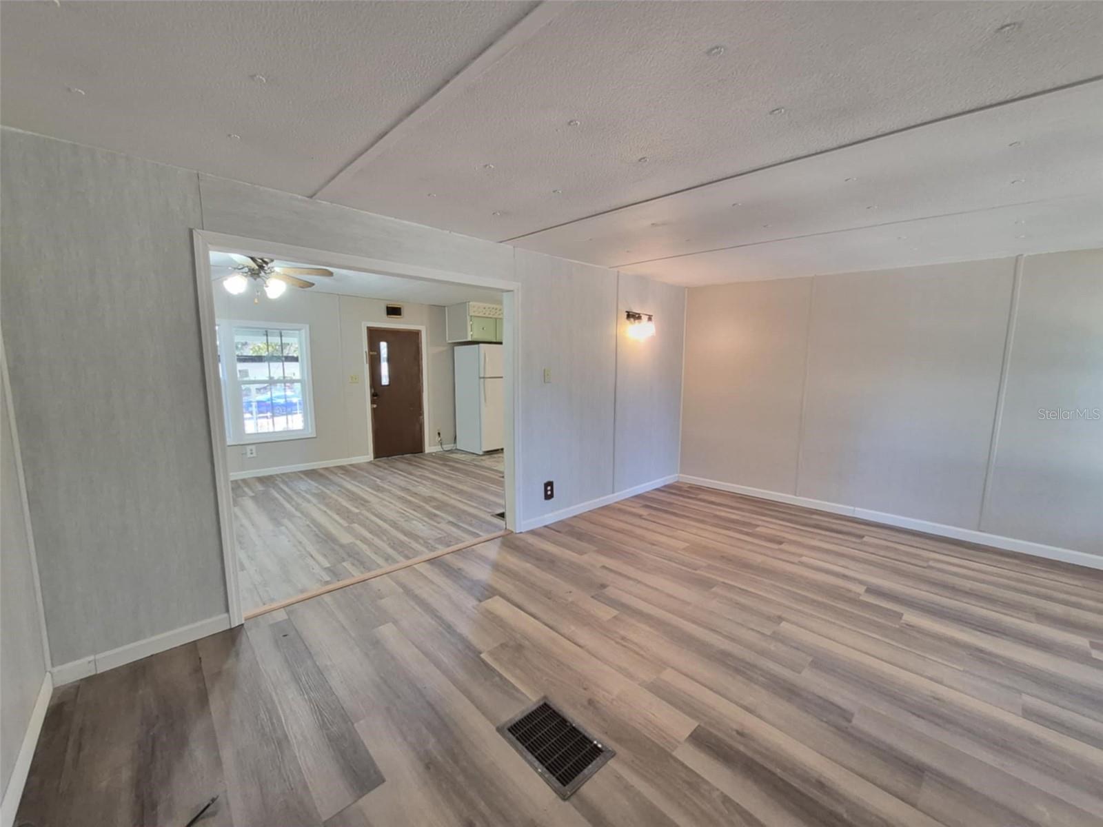 Image 4 of 22 For 18565 24th Lane