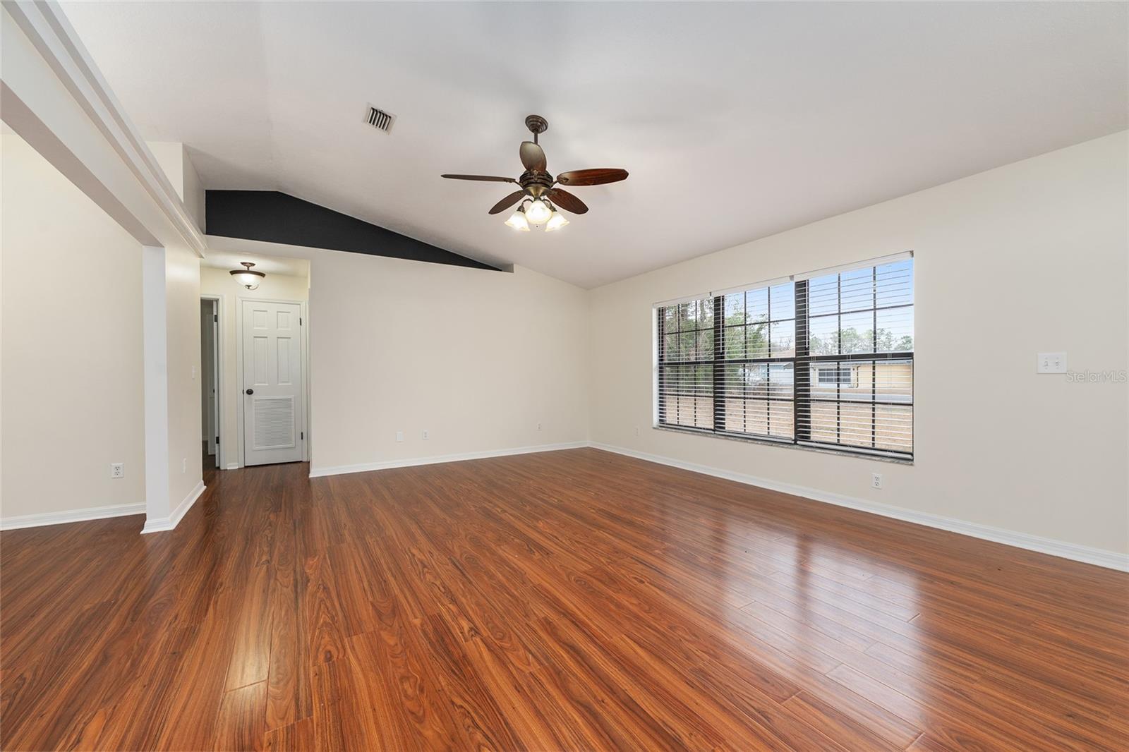 Image 4 of 25 For 10 Pecan Pass Loop