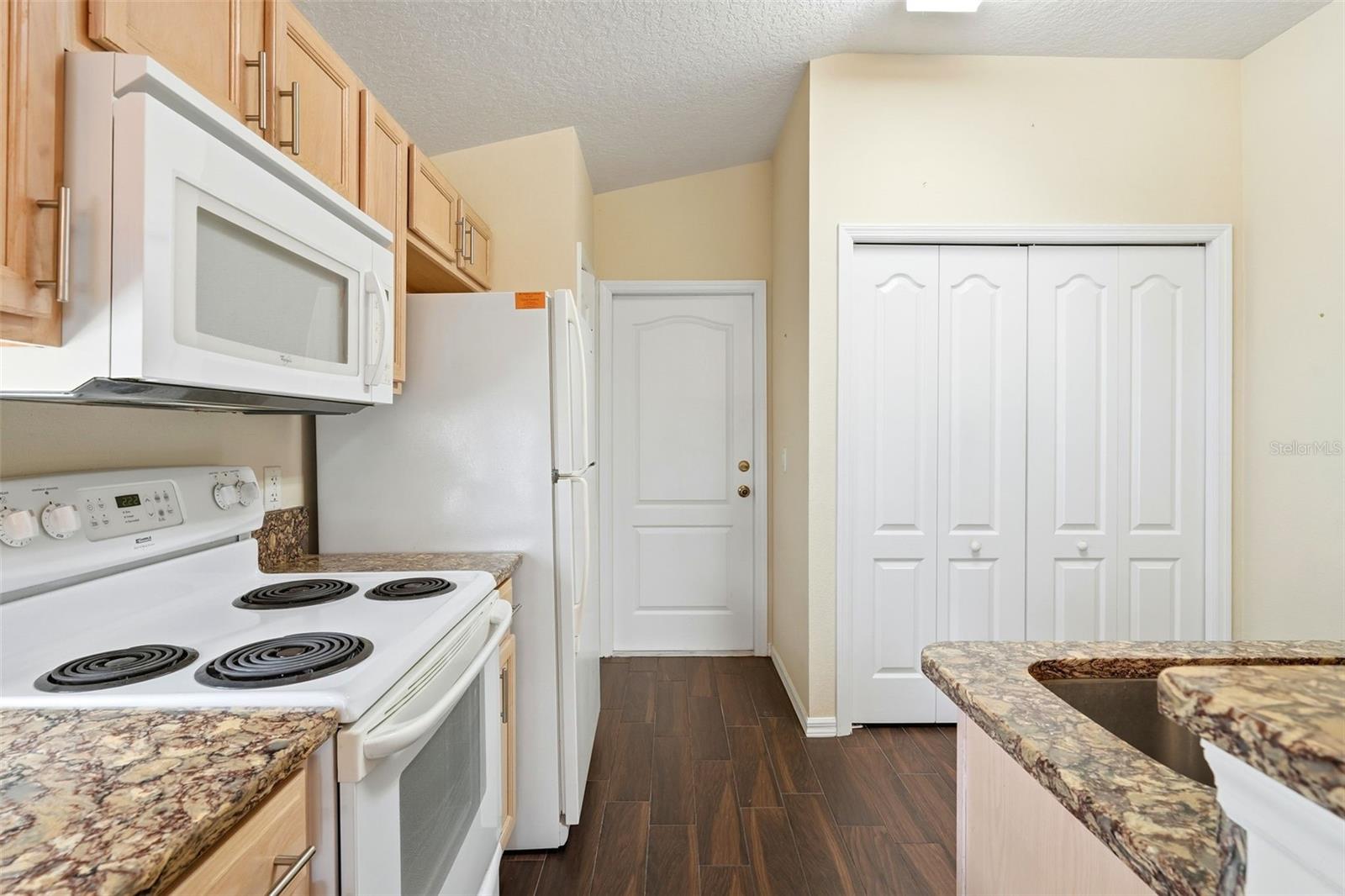 Image 16 of 67 For 2311 Andrea Point