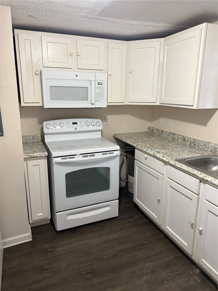 Image 3 of 11 For 1325 25th Street