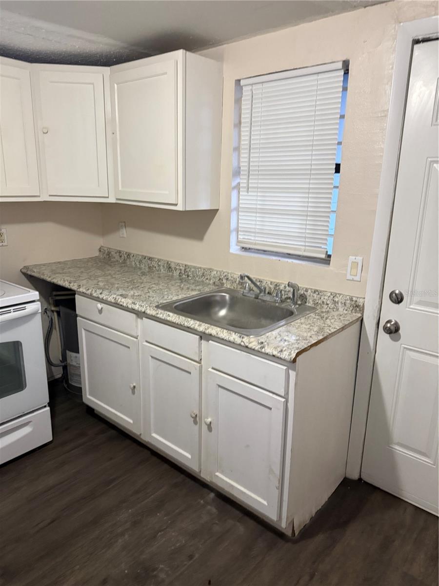 Image 4 of 11 For 1325 25th Street