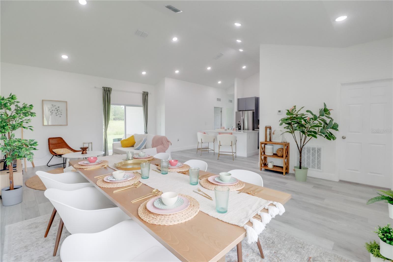 Image 4 of 15 For 511 Marion Oaks Lane