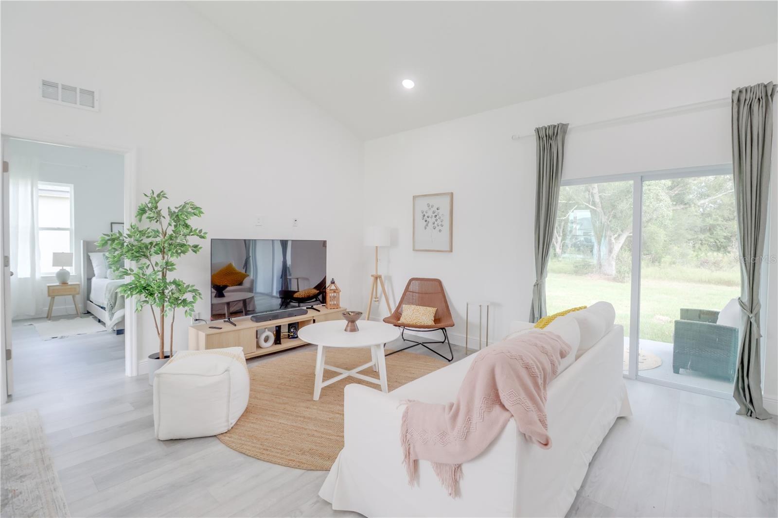 Image 5 of 15 For 511 Marion Oaks Lane