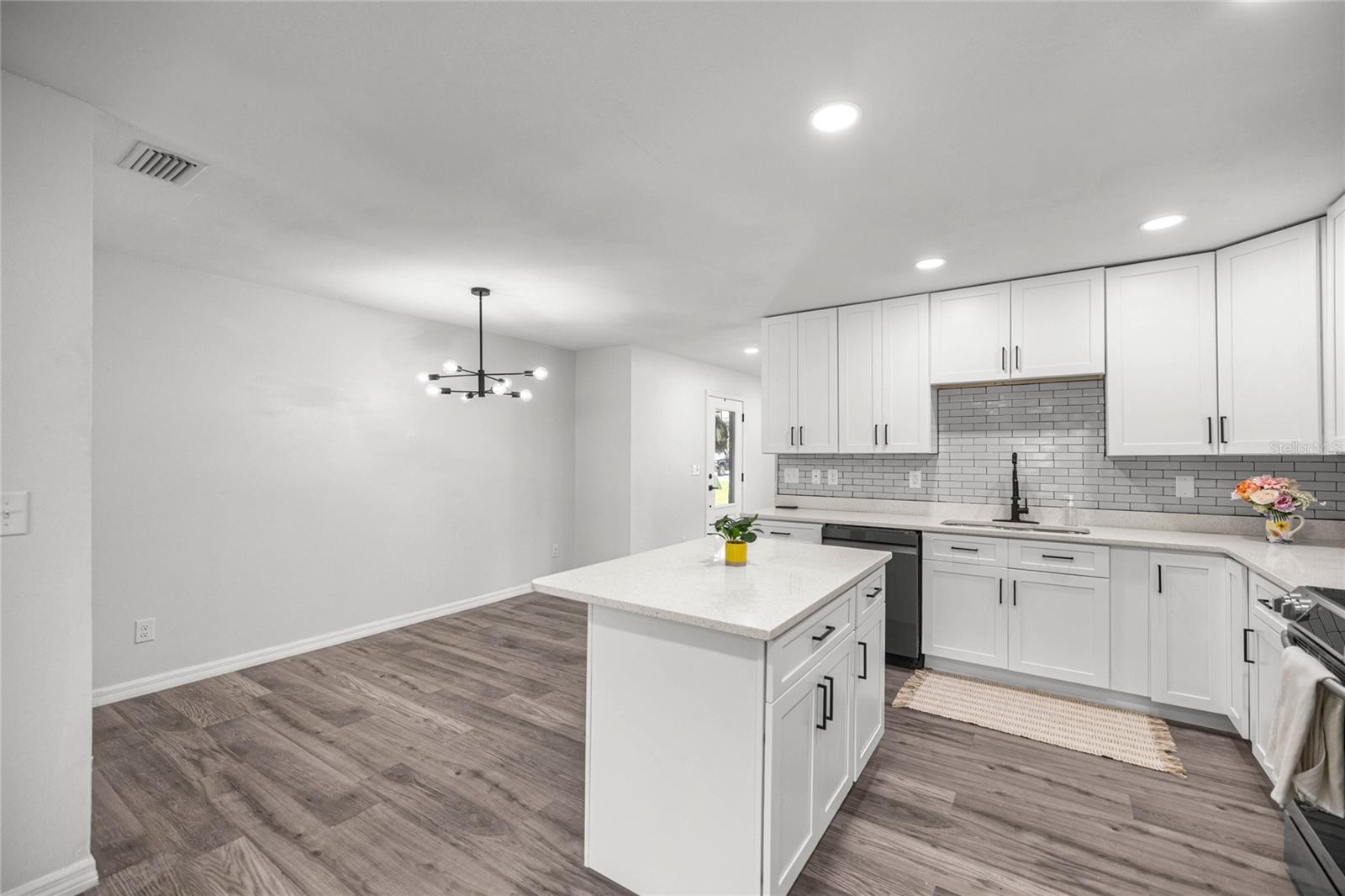 Image 6 of 36 For 5 Bahia Court Trace