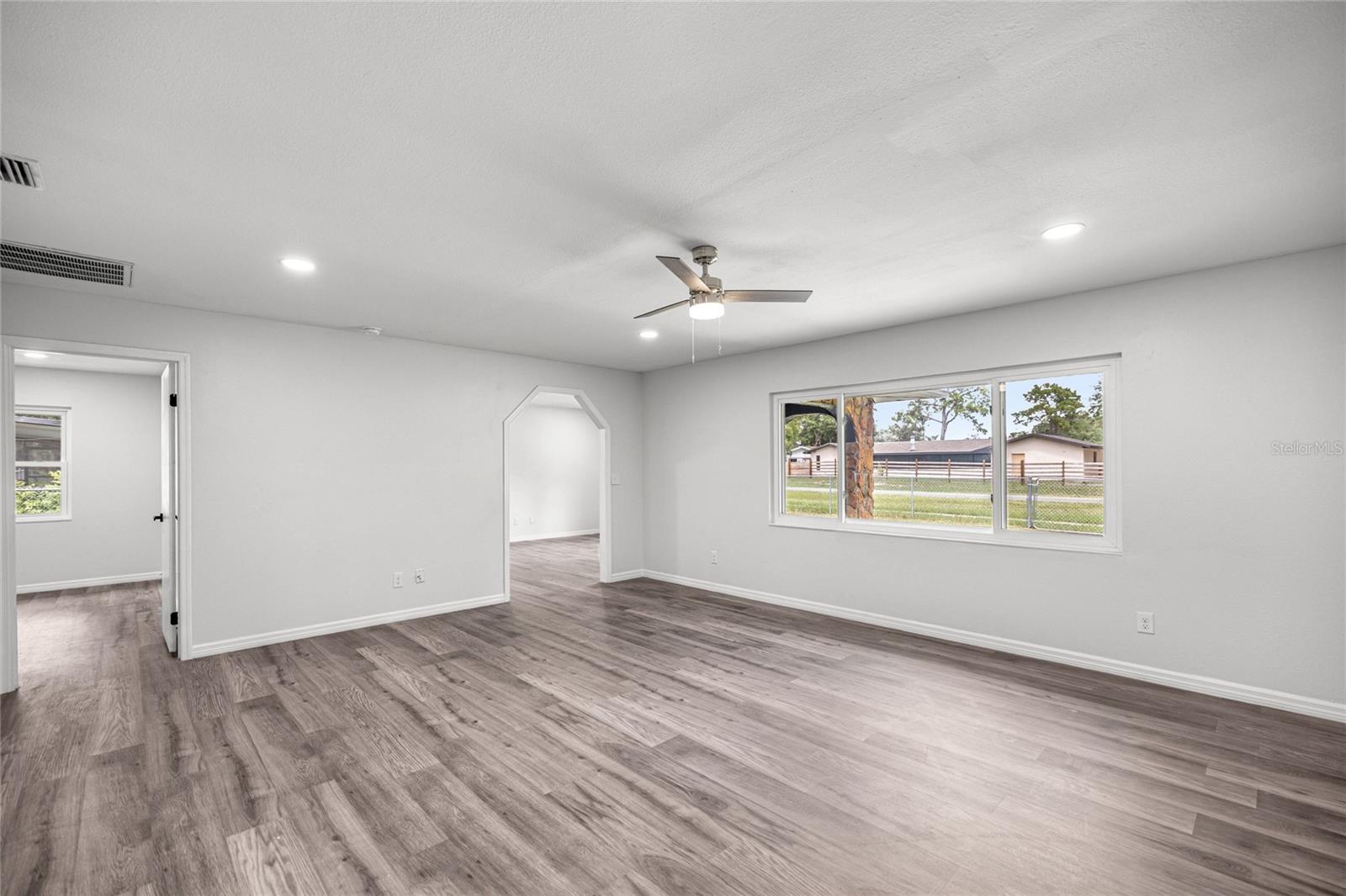 Image 7 of 36 For 5 Bahia Court Trace