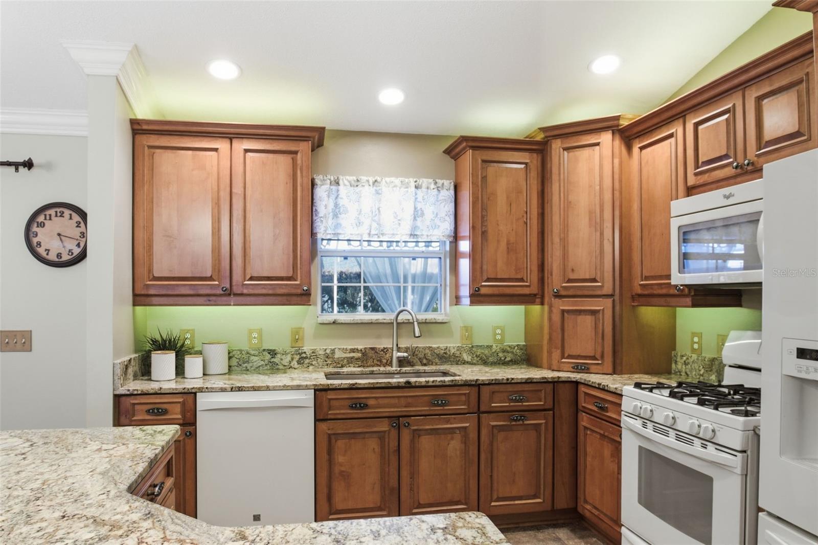 Image 17 of 60 For 9505 171st Argyll Street