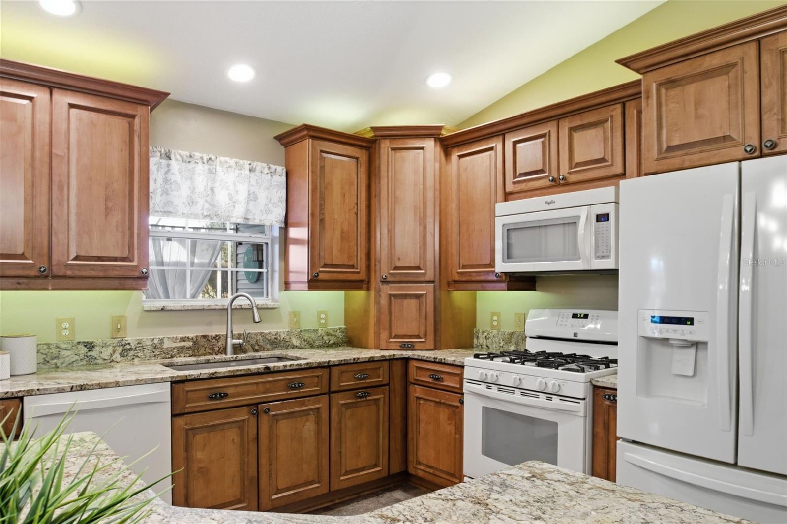 Image 19 of 60 For 9505 171st Argyll Street