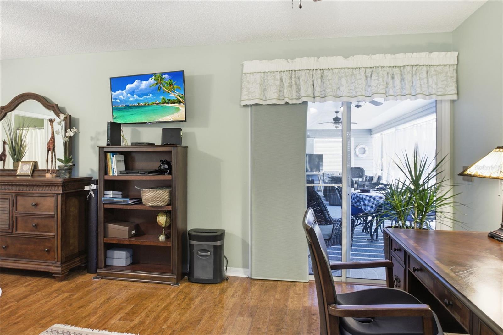 Image 32 of 60 For 9505 171st Argyll Street