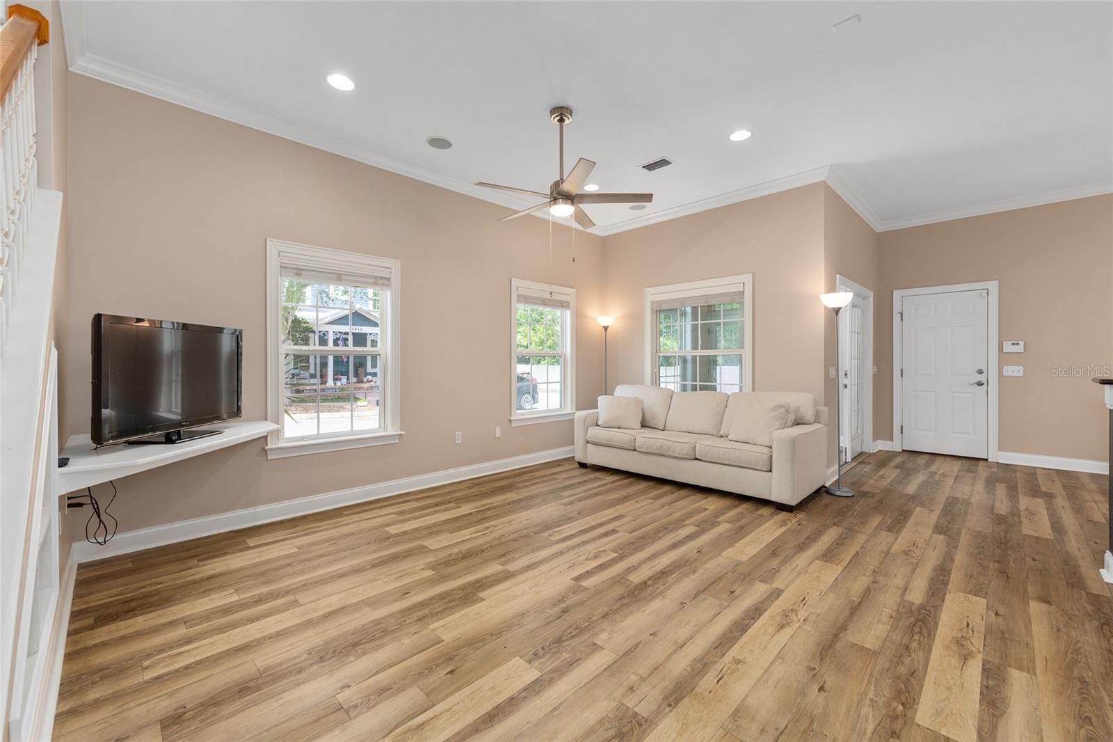 Image 17 of 47 For 1061 50th Terrace