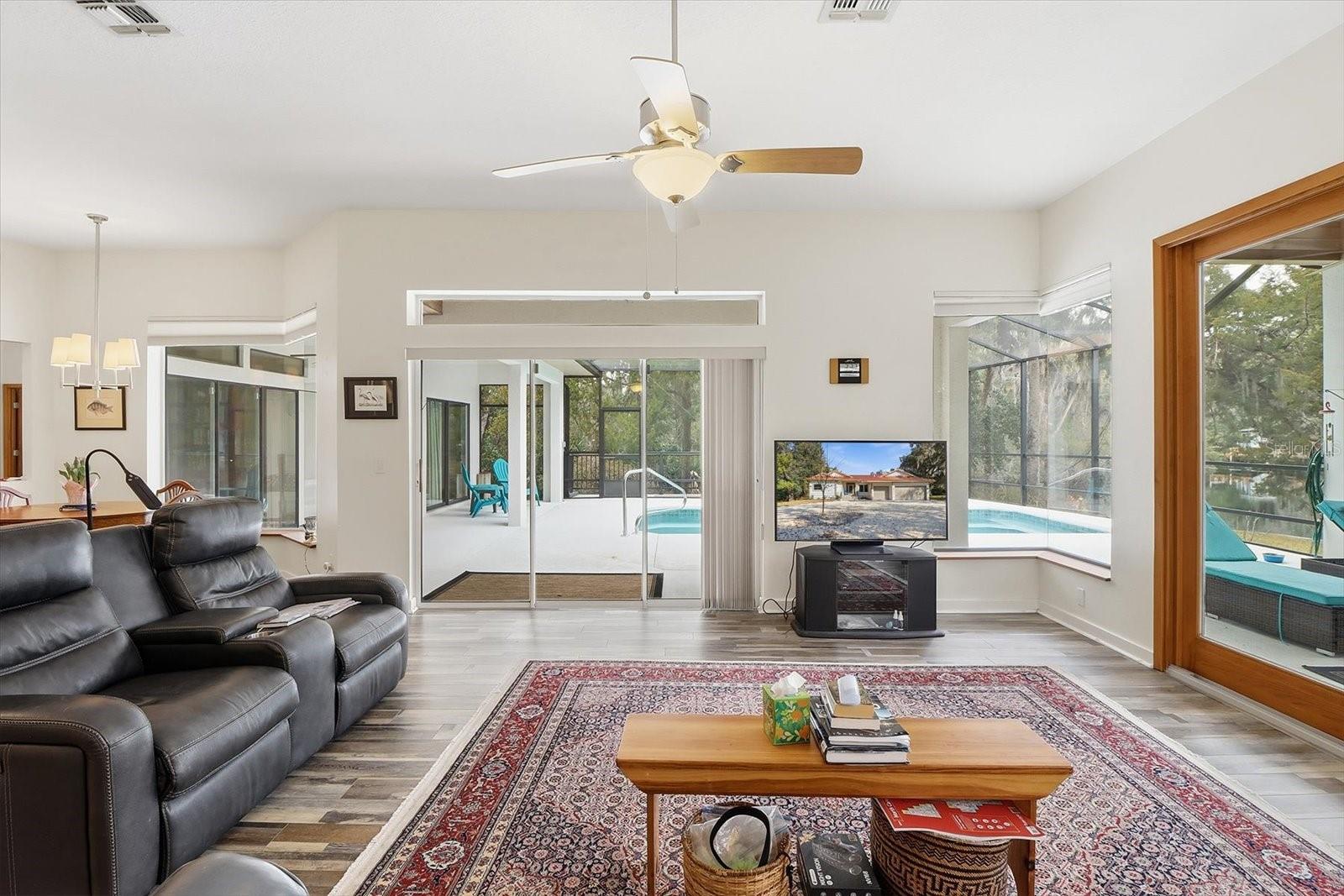 Image 18 of 48 For 11405 Honey Jorden Point