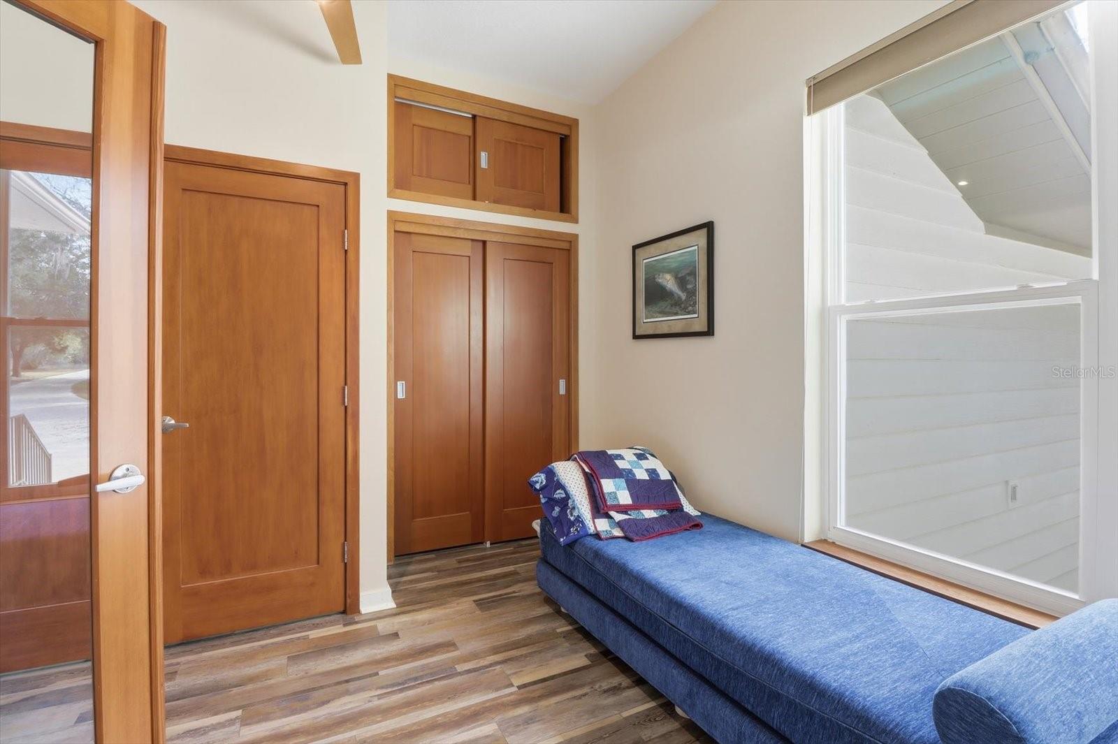 Image 6 of 48 For 11405 Honey Jorden Point