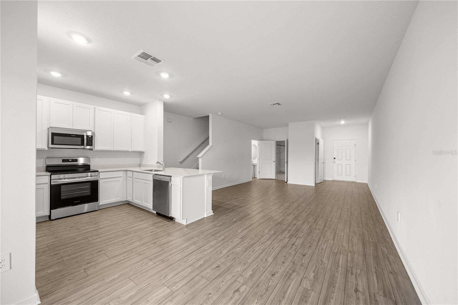 Image 4 of 25 For 4903 81st Loop