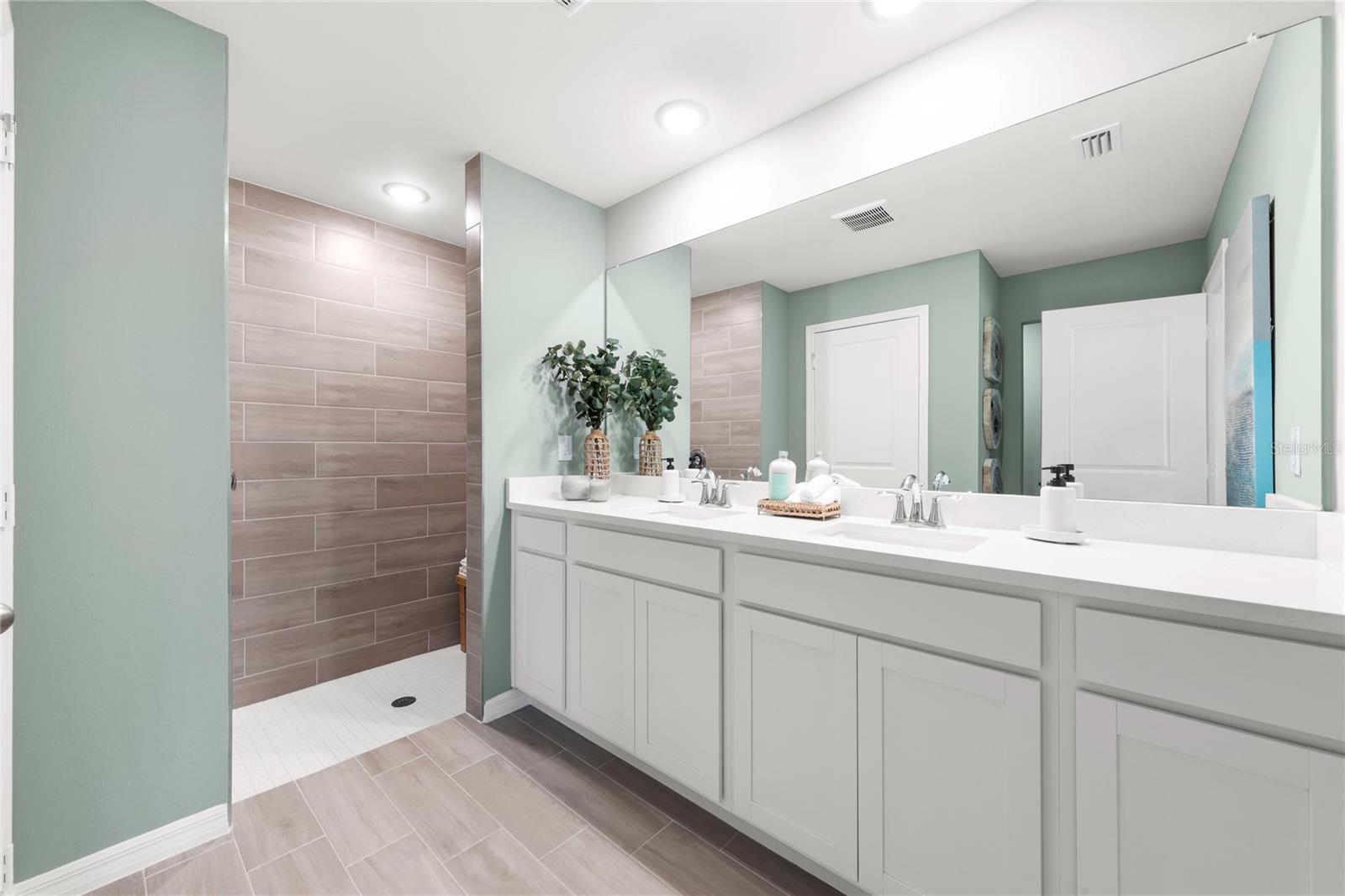 Image 18 of 20 For 11590 Condor Drive