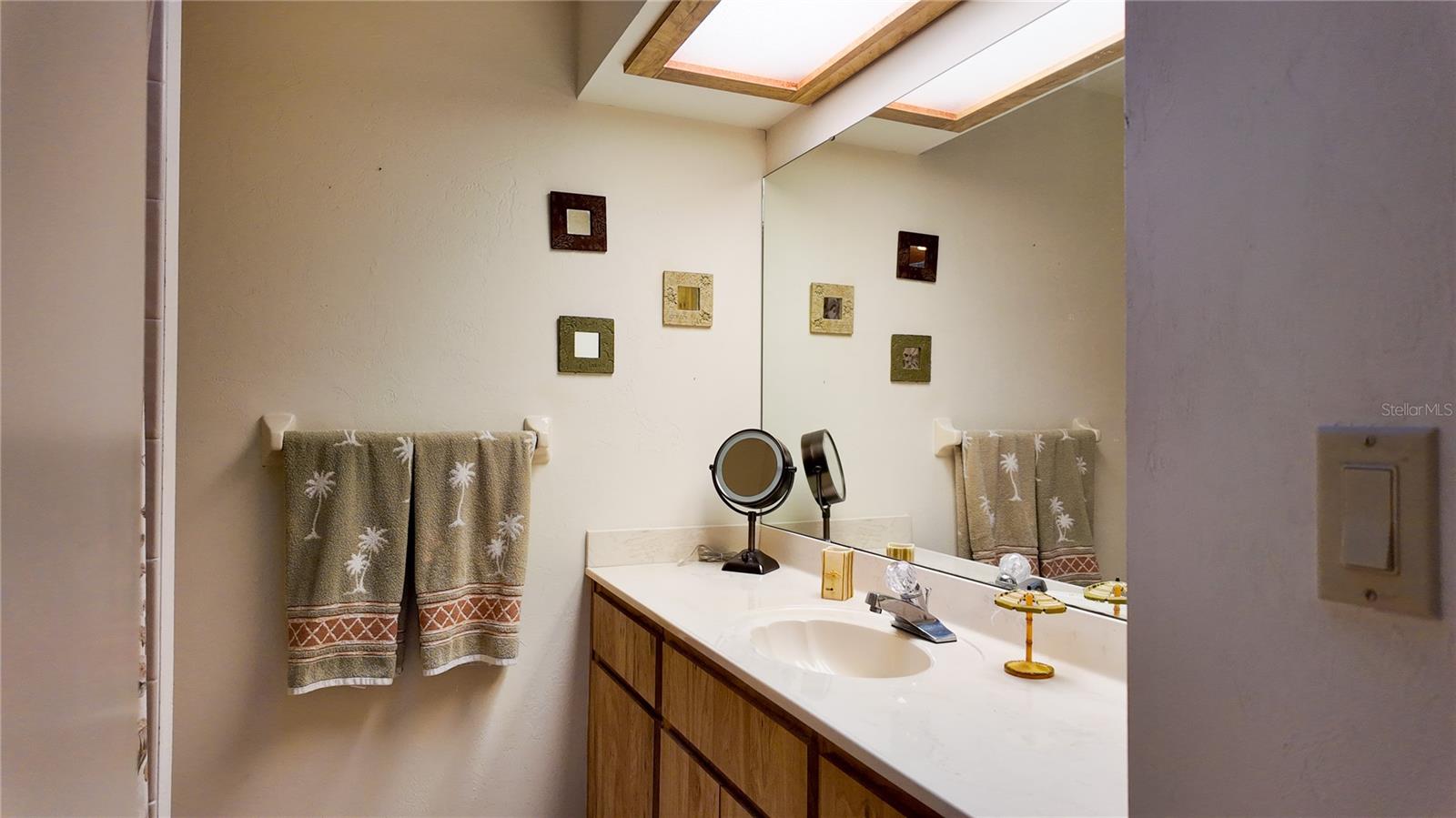 Image 15 of 26 For 810 Gilchrist Court 3b