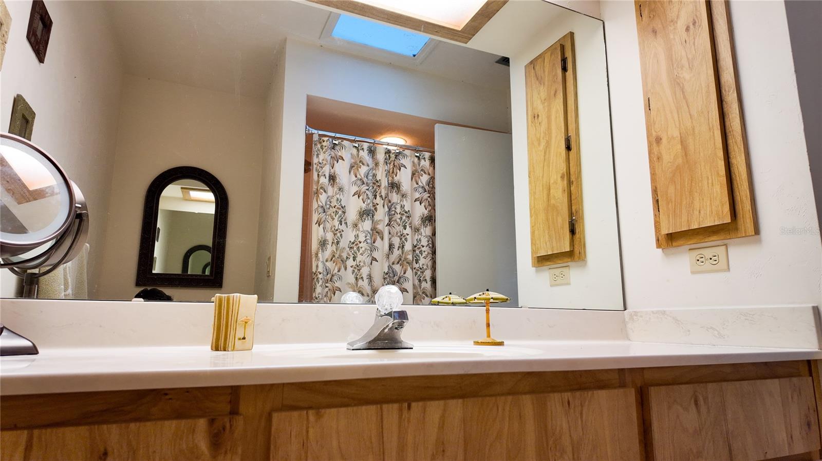 Image 16 of 26 For 810 Gilchrist Court 3b