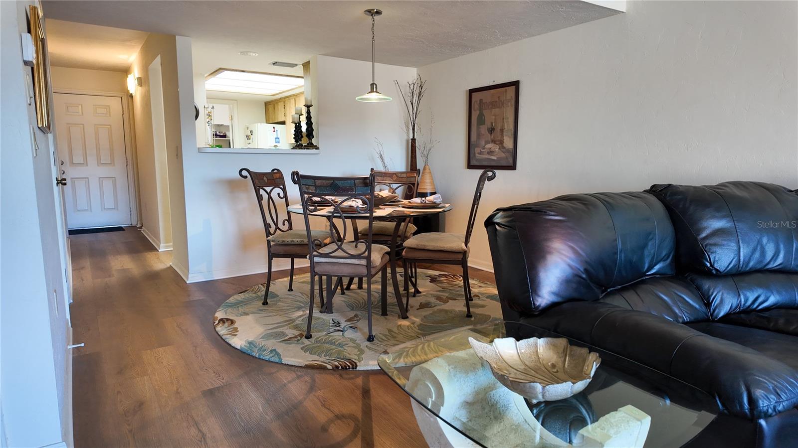 Image 4 of 26 For 810 Gilchrist Court 3b