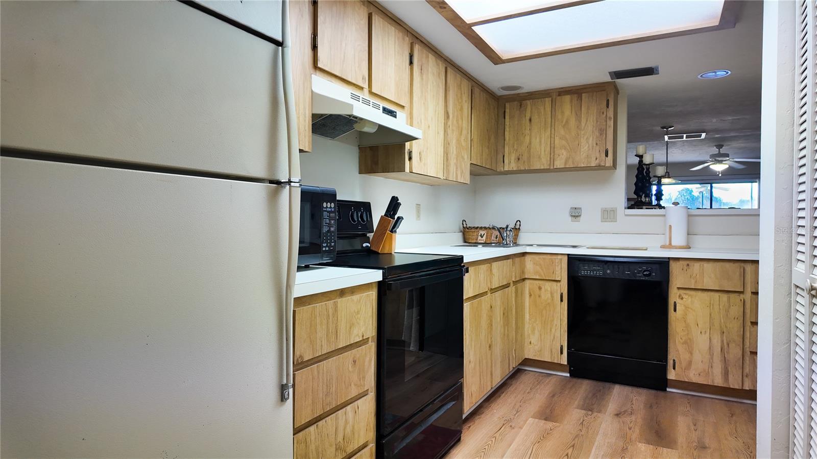 Image 8 of 26 For 810 Gilchrist Court 3b