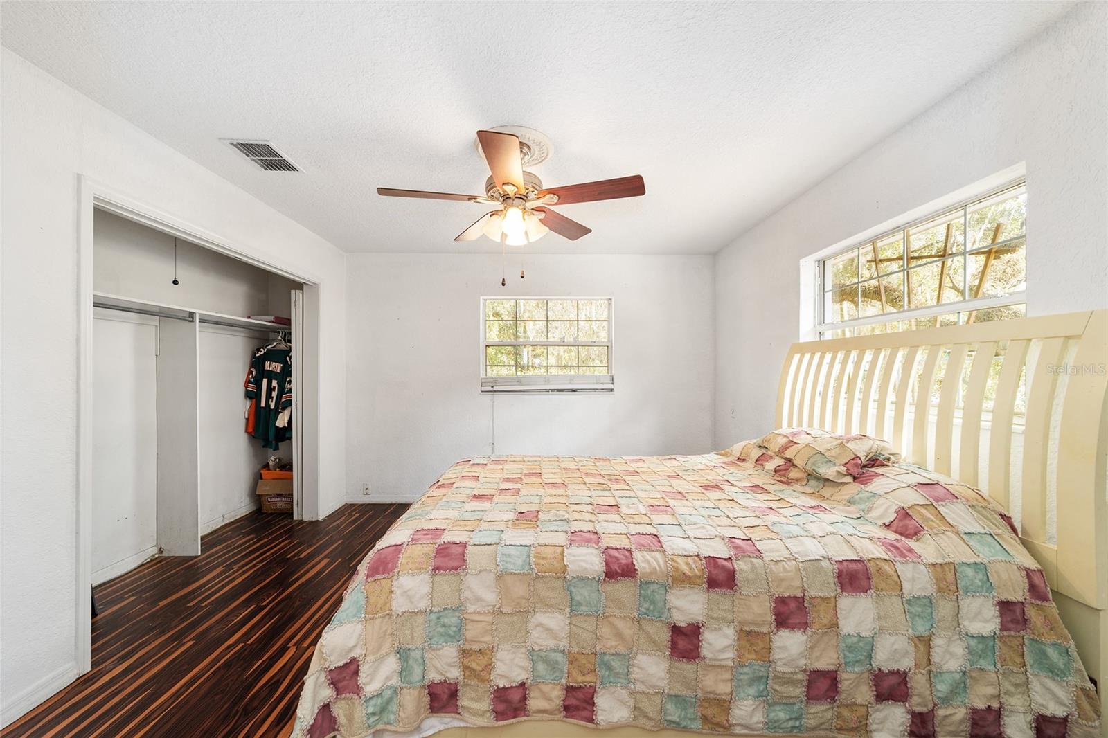 Image 15 of 33 For 20934 Third Avenue