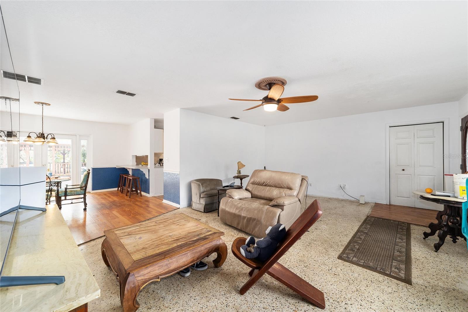 Image 7 of 33 For 20934 Third Avenue