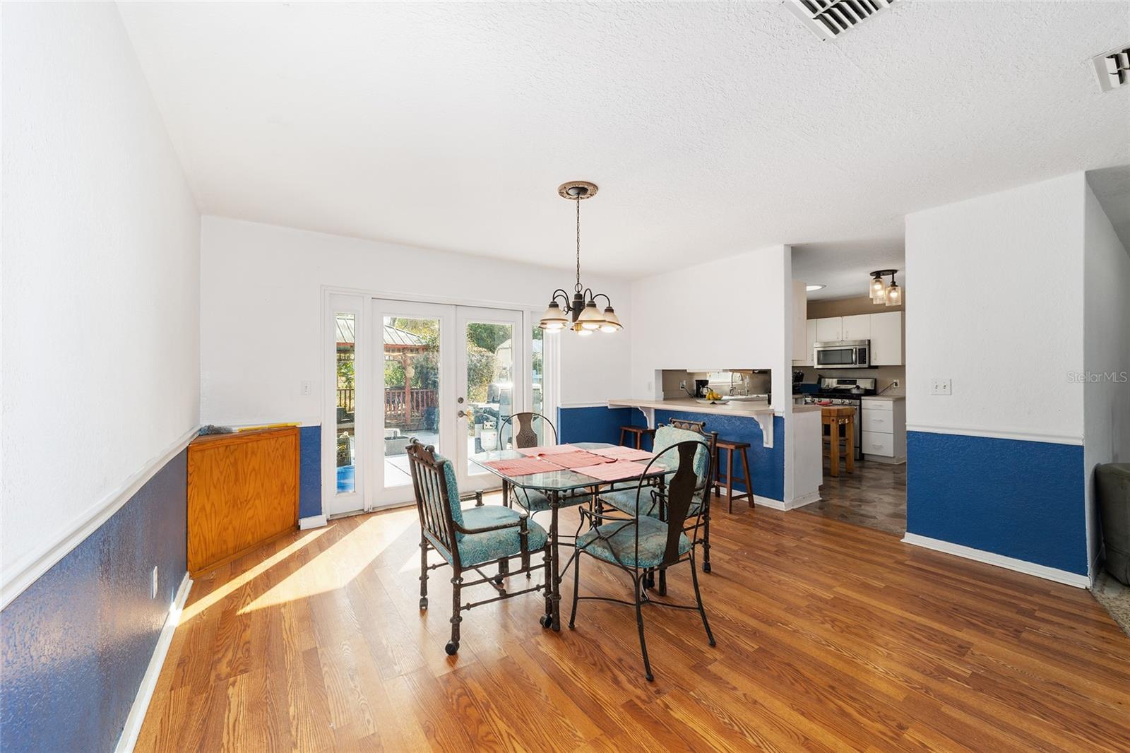 Image 9 of 33 For 20934 Third Avenue