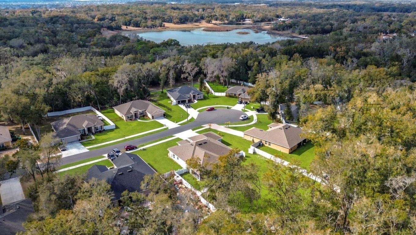 Image 13 of 58 For 904 Paso Alley