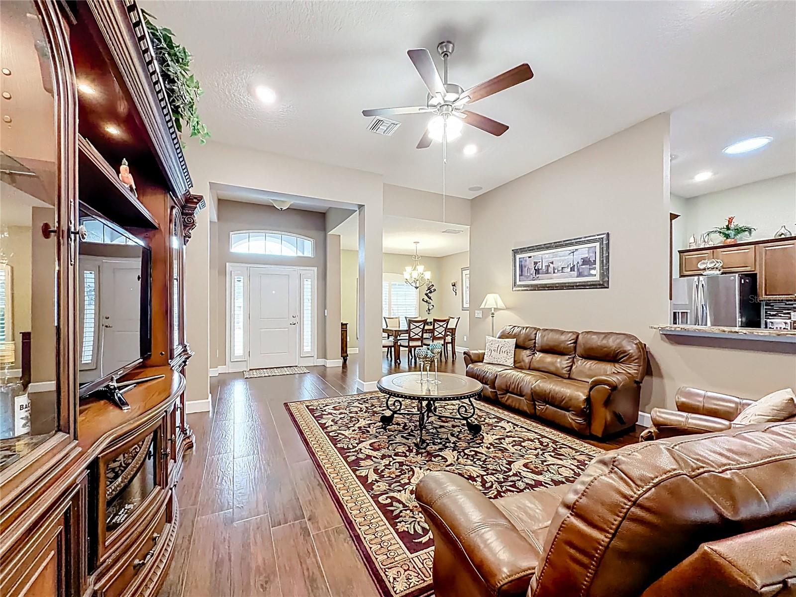 Image 17 of 58 For 904 Paso Alley