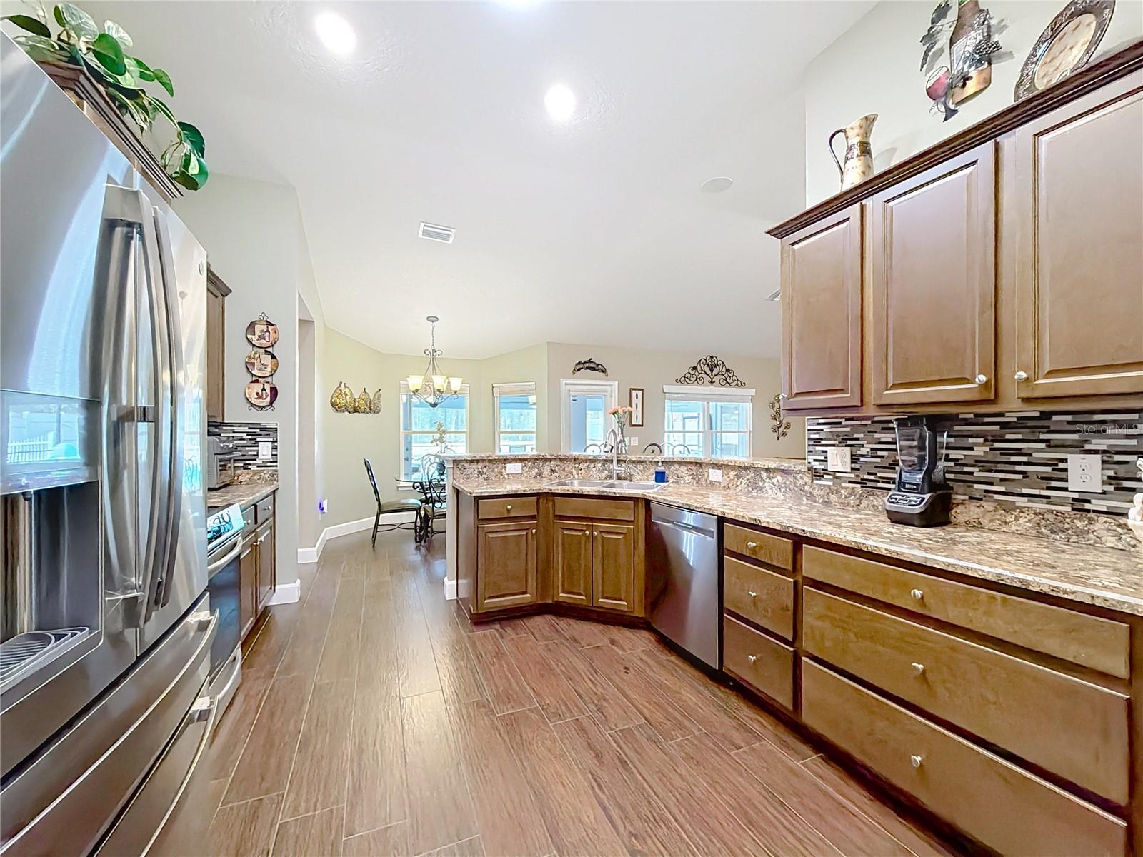 Image 23 of 58 For 904 Paso Alley