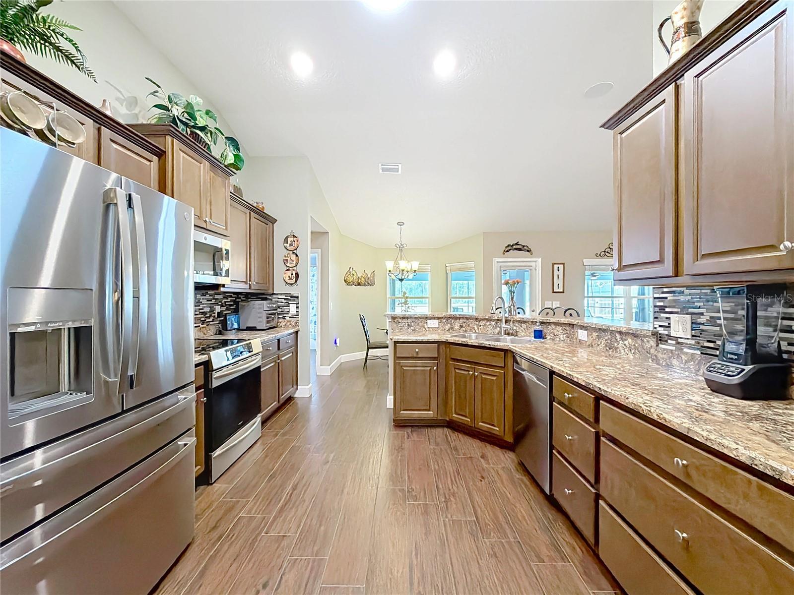 Image 27 of 58 For 904 Paso Alley