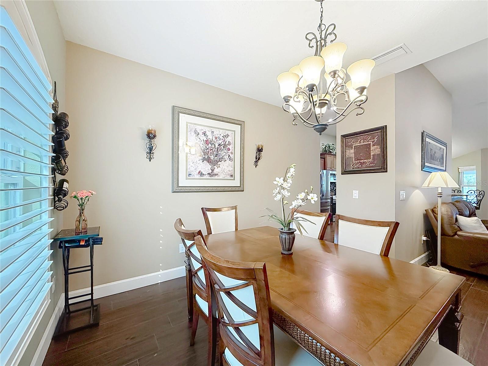 Image 30 of 58 For 904 Paso Alley