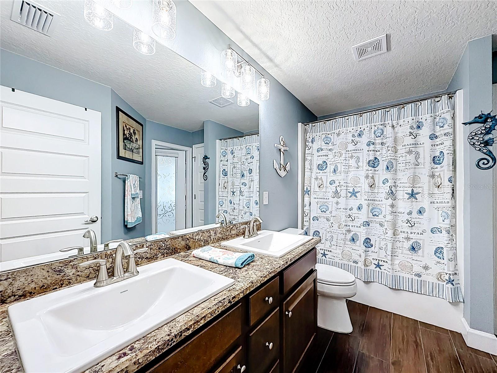 Image 39 of 58 For 904 Paso Alley