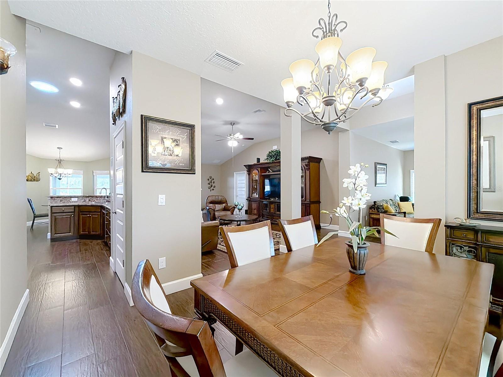 Image 49 of 58 For 904 Paso Alley