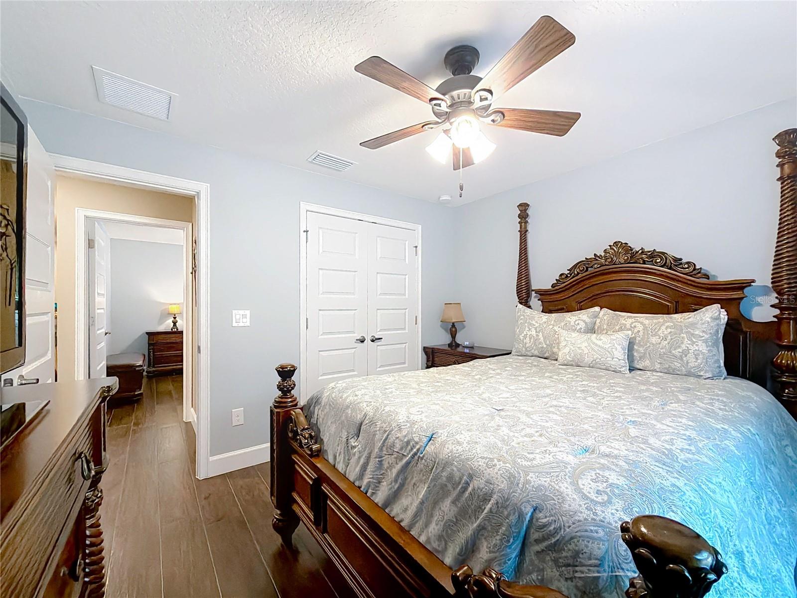 Image 51 of 58 For 904 Paso Alley