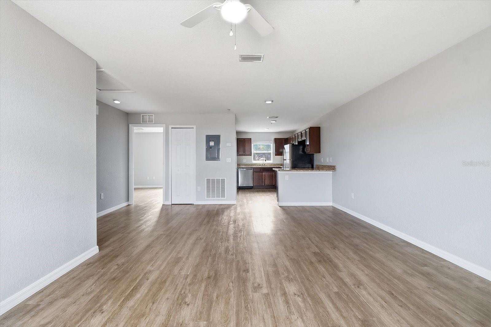 Image 8 of 30 For 12 Walnut Road