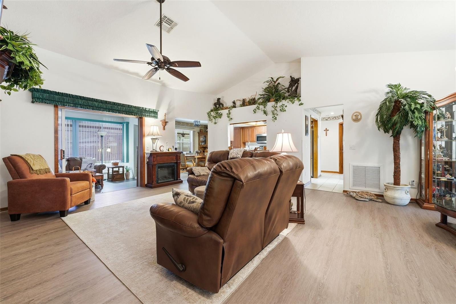 Image 14 of 53 For 9879 Citrus Springs Boulevard