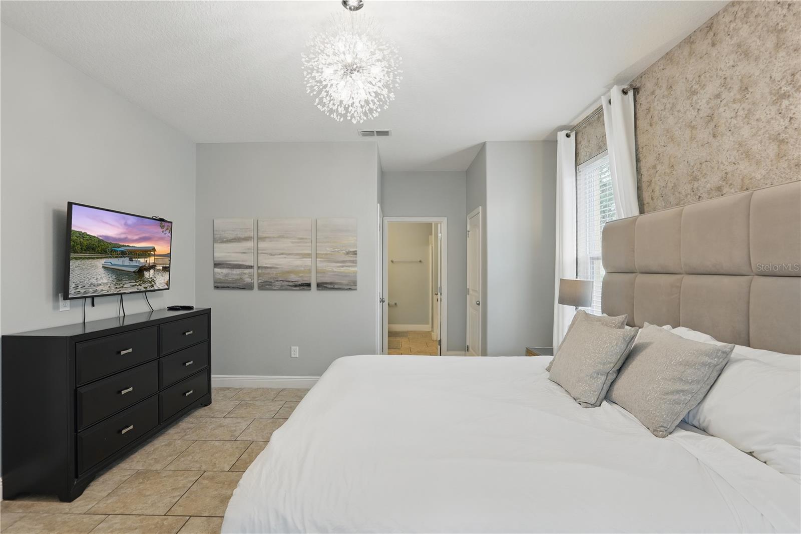 Image 19 of 65 For 4147 Oaktree Drive