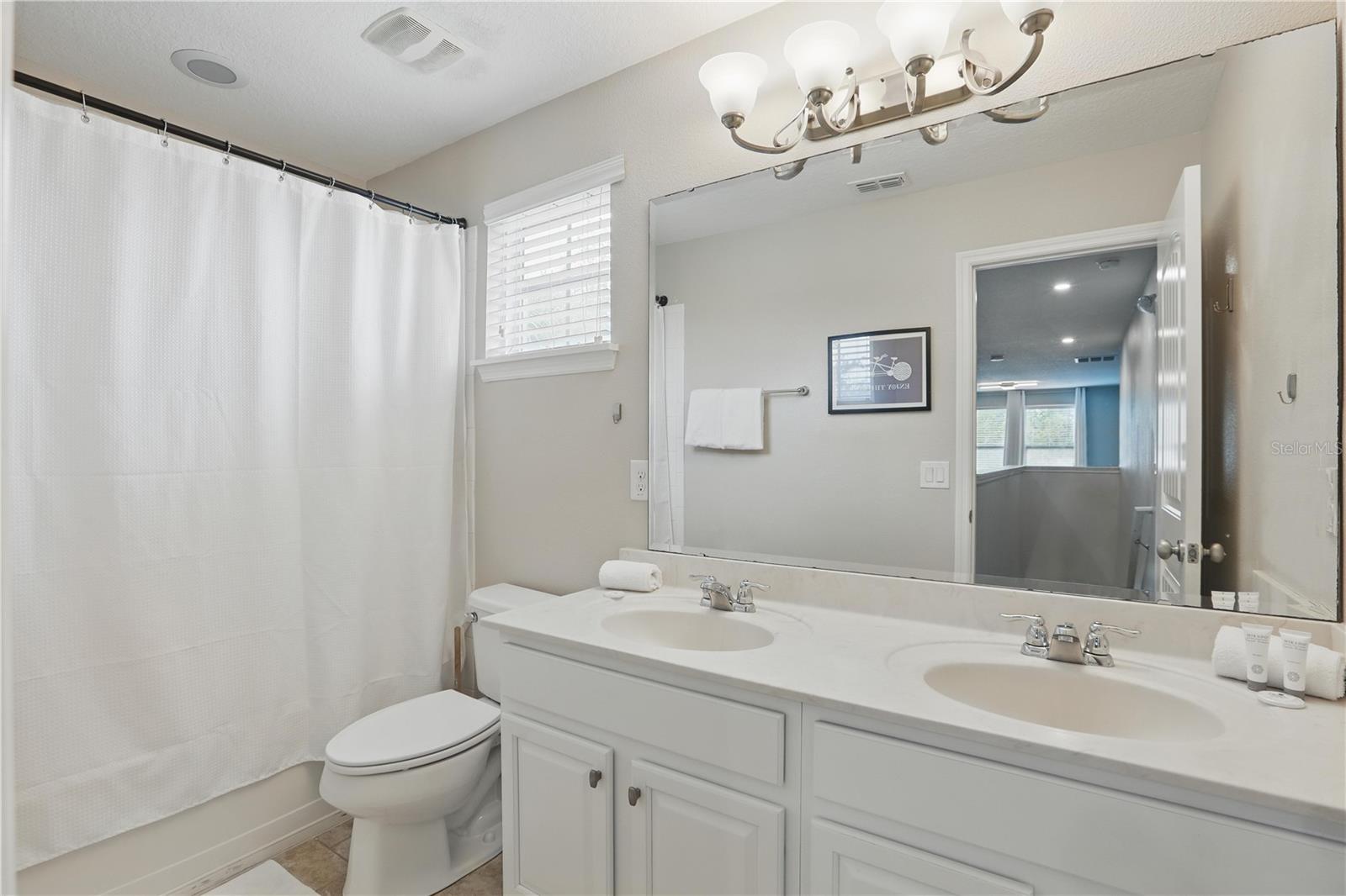 Image 30 of 65 For 4147 Oaktree Drive