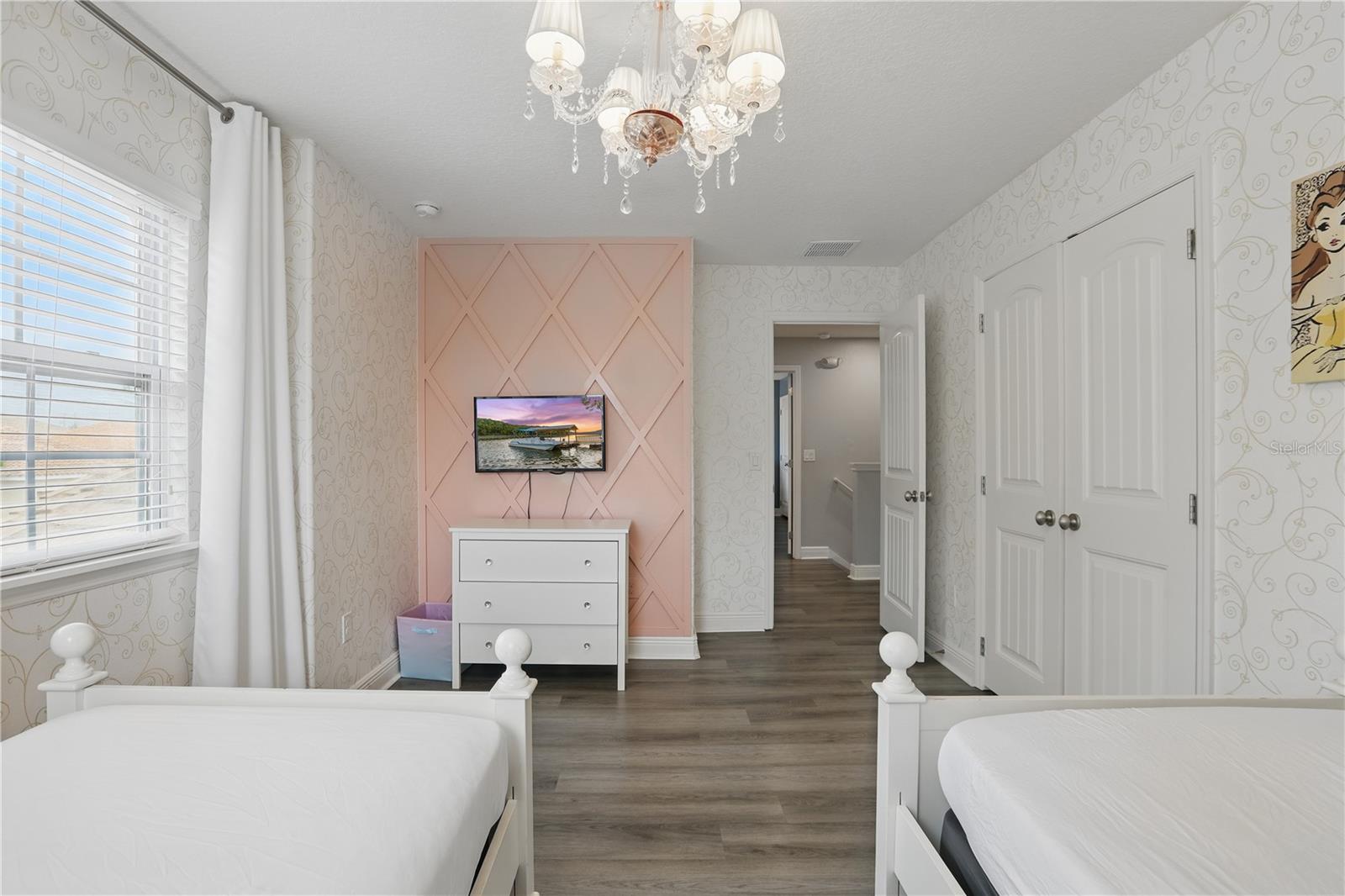 Image 32 of 65 For 4147 Oaktree Drive