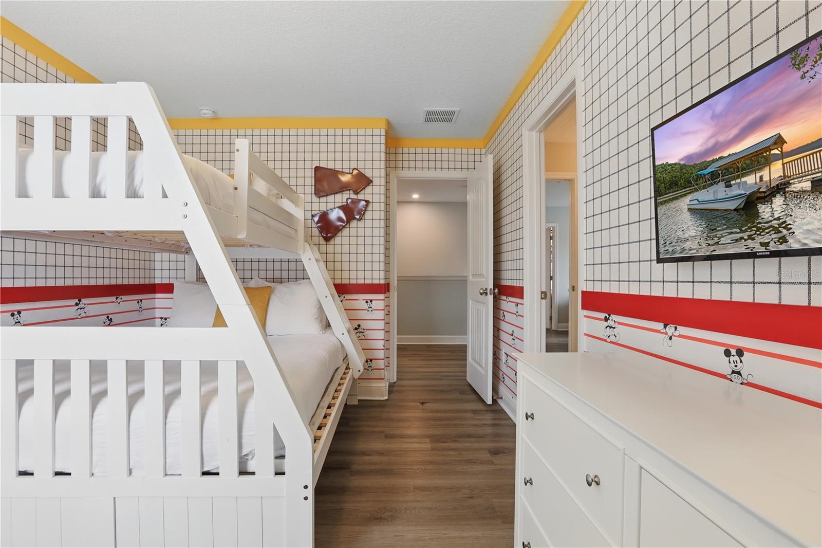 Image 33 of 65 For 4147 Oaktree Drive