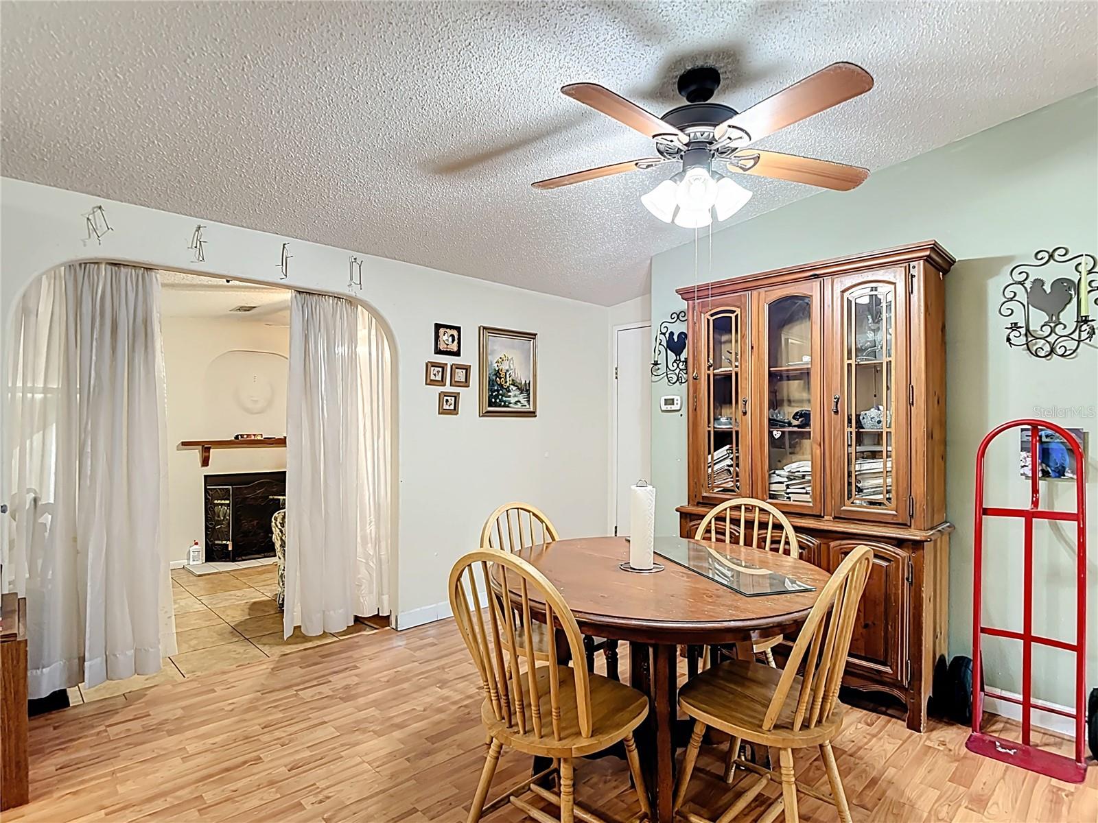 Image 16 of 41 For 14711 Grayoak Lane