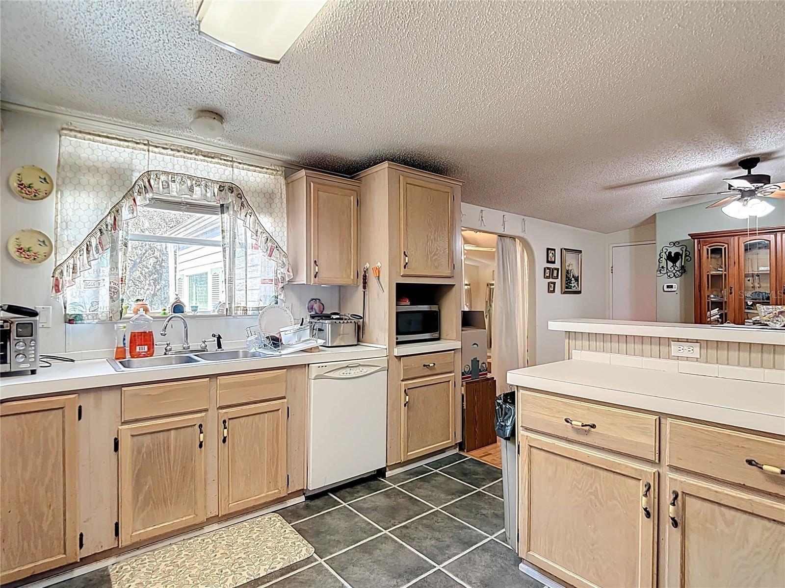 Image 17 of 41 For 14711 Grayoak Lane